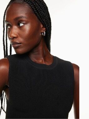 ARITZIA
Reputation Top Babaton Black Ribbed Crewneck Tank